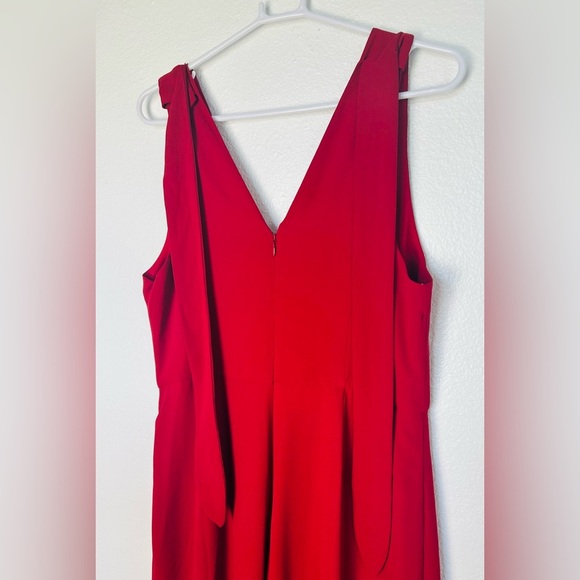 Halston - Red jumpsuit. Size 6, open palazzo bottom with ties in back - Picture 3 of 6
